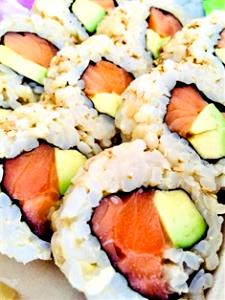 1 package (237 g) Spicy Tuna Roll with Brown Rice