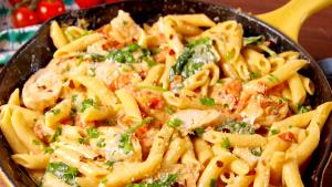 1 package (248 g) Cheesy Chicken Pasta Florentine