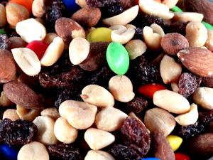 1 package (2.5 oz) Swiss Trail Mix
