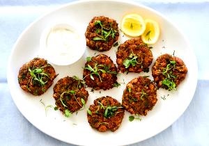 1 package (255 g) Black Bean Cakes & Mango Slaw