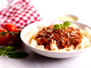 1 package (255 g) Penne Bolognese with Meat Sauce