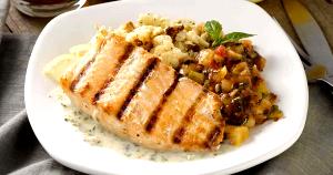 1 package (368 g) Grilled Salmon with Creamy Pesto