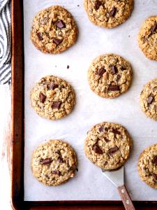 1 package (42 g) Oatmeal Chocolate Chunk Cookie