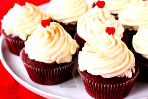 1 package (46 g) Red Velvet Cupcake