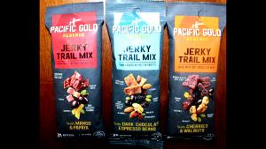 1 package (51 g) Jerky Trail Mix with Mango & Papaya