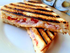 1 panini Ham & Swiss Panini