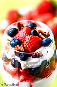 1 parfait (203 g) Strawberry Blueberry Mini Fruit & Yogurt Parfait