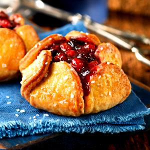 1 pastry (114 g) Triple Berry Blossoms