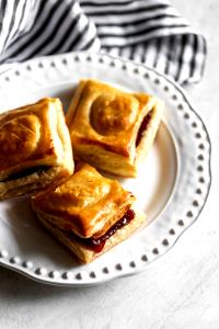 1 pastry (43 g) Guava Pastries