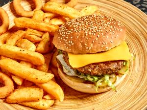 1 patty (71 g) Bistro Burger