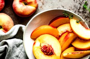 1 peach (147 g) Peaches