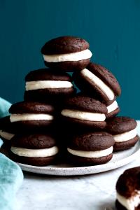 1 pie (38 g) Chocolate Creme Whoopie Pie