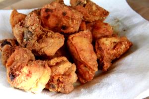 1 Piece (1-1/2" X 1" Each, Boneless) Puerto Rican Style Chicken Crackling (Chicharron De Pollo)