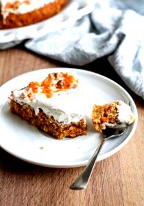 1 Piece (1/10 1-layer, 8" Or 9" Dia) Carrot Cake with Icing