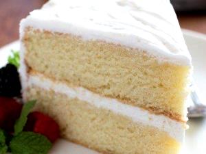 1 Piece (1/8 18 Oz Cake) Yellow Cake (with Vanilla Frosting)