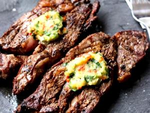 1 piece (127 g) Steak & Cheddar