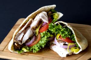 1 piece (156 g) Pocket Bread Sandwiches - Turkey Fiesta
