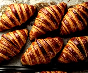1 piece (57 g) Large Croissants