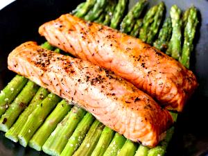 1 piece (6 oz) Seasoned Salmon