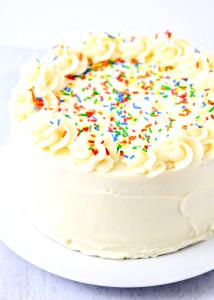 1 Piece (64.0 G) Yellow Cake with Vanilla Frosting