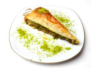 1 piece (69 g) Baklava