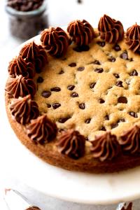 1 piece (83 g) Chocolate Chip Cookie Cake