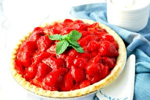 1 piece (95 g) Reduced Sugar Strawberry Pie