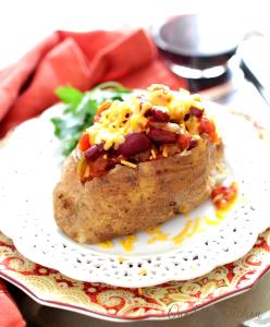 1 Piece Baked Potato Topped with Cheese Sauce and Chili