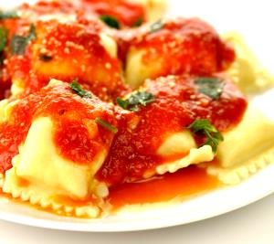 1 Piece Cheese Ravioli W/Tomato Sauce