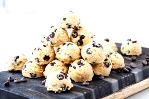1 Piece Chocolate Chip Cookie Dough Fat Bomb
