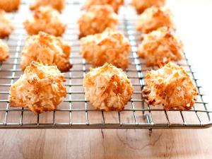 1 Piece Coconut Macaroons