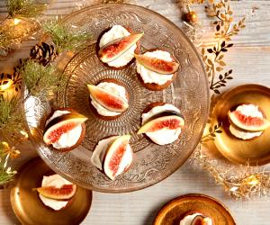 1 Piece Ginger Snaps With Mascarpone And Figs
