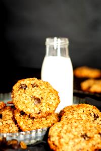 1 Piece Golden Raisin Oatmeal Cookie