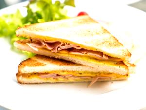 1 Piece Ham And Cheese Sandwich