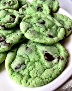 1 Piece Mint Chocolate Chip Cookie