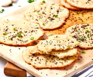 1 Piece Pao De Alho (Crispy Flatbread) Paul