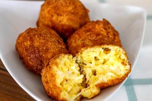 1 Piece Rice Balls with Meat and Cheese