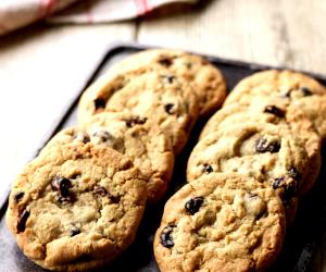 1 Piece Sour Cherry And Coconut Cookies