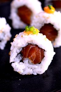 1 piece Spicy Salmon Roll