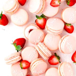 1 Piece Strawberry Macaroons