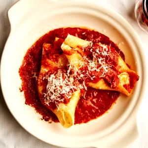 1 Piece Stuffed Shells İn Sauce