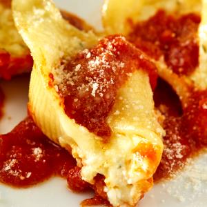 1 Piece Stuffed Shells With Sauce & Cheese