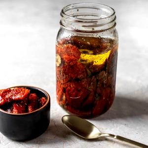 1 Piece Sun-Dried Tomatoes (In Oil, Drained)