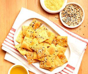 1 Piece Vegan Parmesan Crackers