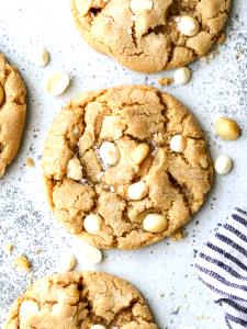 1 Piece White Choc. Macadamia Cookie