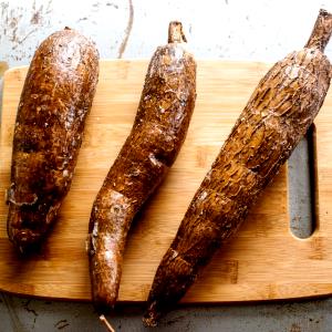 1 Piece Yuca Root, Raw