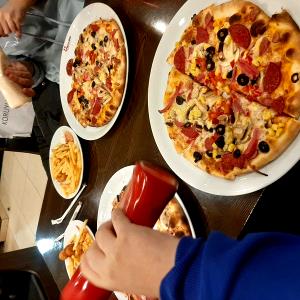 1 pizza (148 g) Combo Pizza