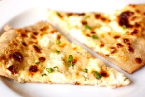 1 Pizza (9" Dia) Thin Crust White Pizza