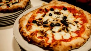 1 pizza crust (79 g) Pizza Parlor Crust