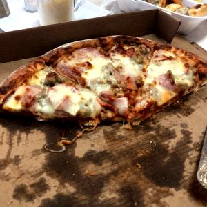 1 pizza Dana